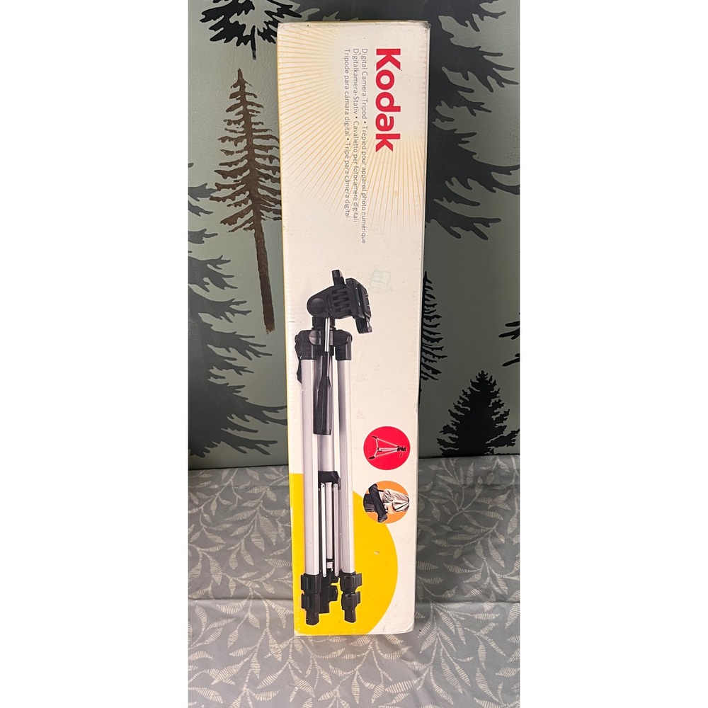 Kodak Digital Camera Tripod Aluminum 53 Inch Adjustable Pan Tilt Head with Case